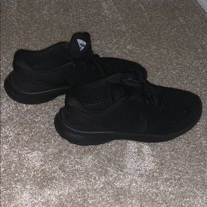 Black Nike Shoes